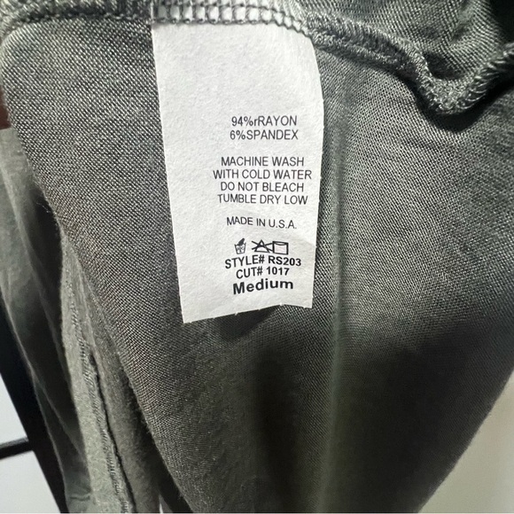 Dirtee Laundry Wild Love Sleeveless Tee, New with Tags - Picture 4 of 6